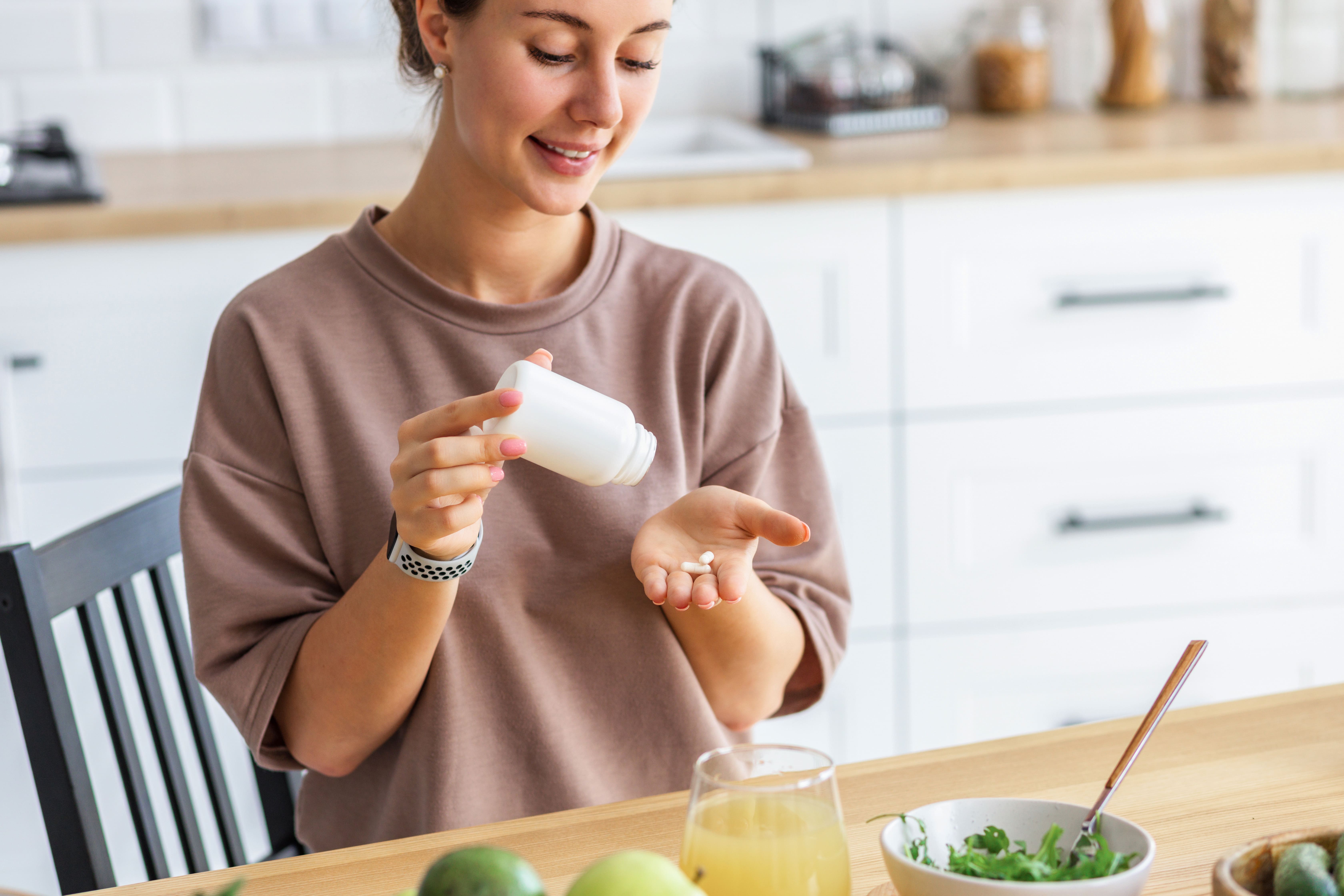 Les compléments alimentaires sont de plus en plus populaires et sont riches en vitamines © kucherav, Adobe Stock